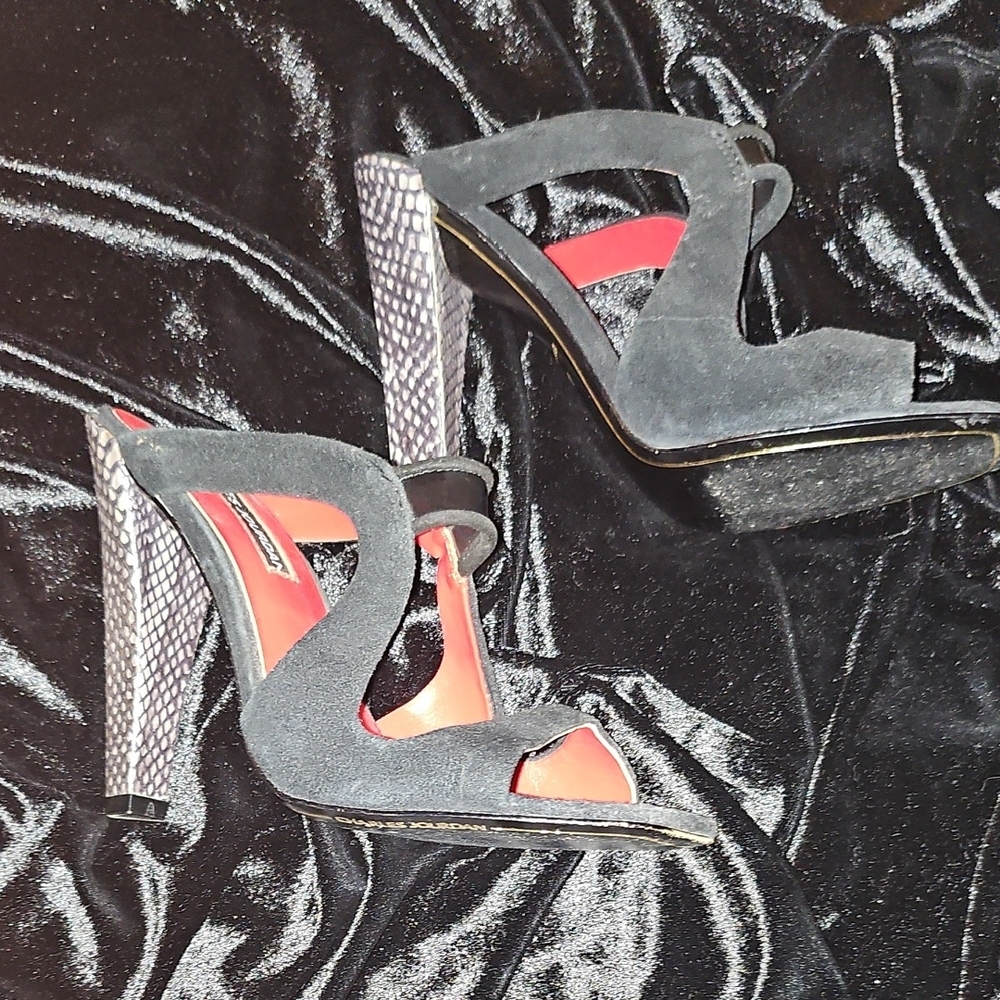 Charles Jourdan Black and Red Heels - Picture 2 of 5